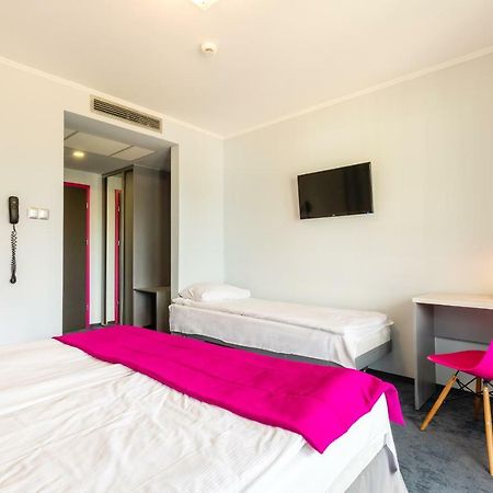 Hotel Perlowy Окунинка Екстериор снимка