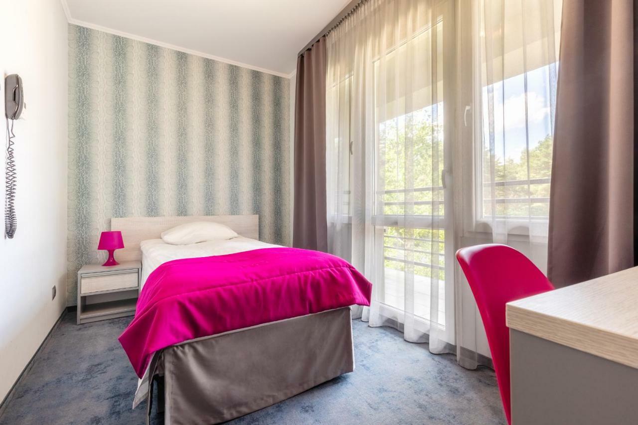 Hotel Perlowy Окунинка Екстериор снимка