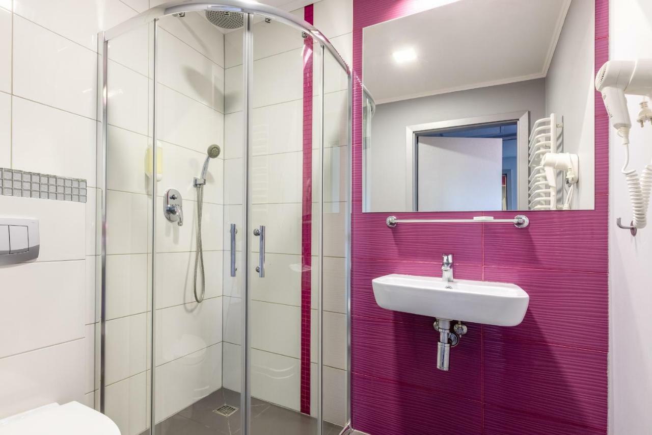 Hotel Perlowy Окунинка Екстериор снимка